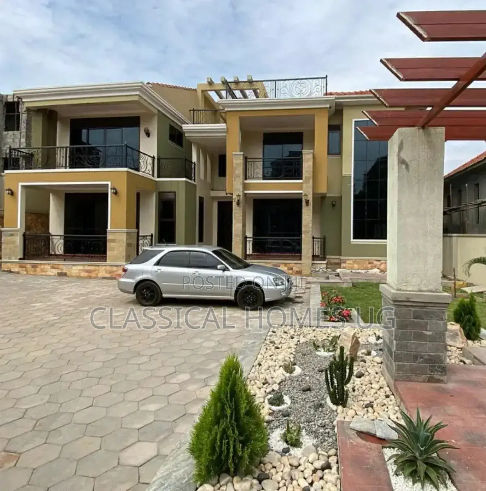 5bdrm Duplex in Akright Bwebajja, Central Division for rent