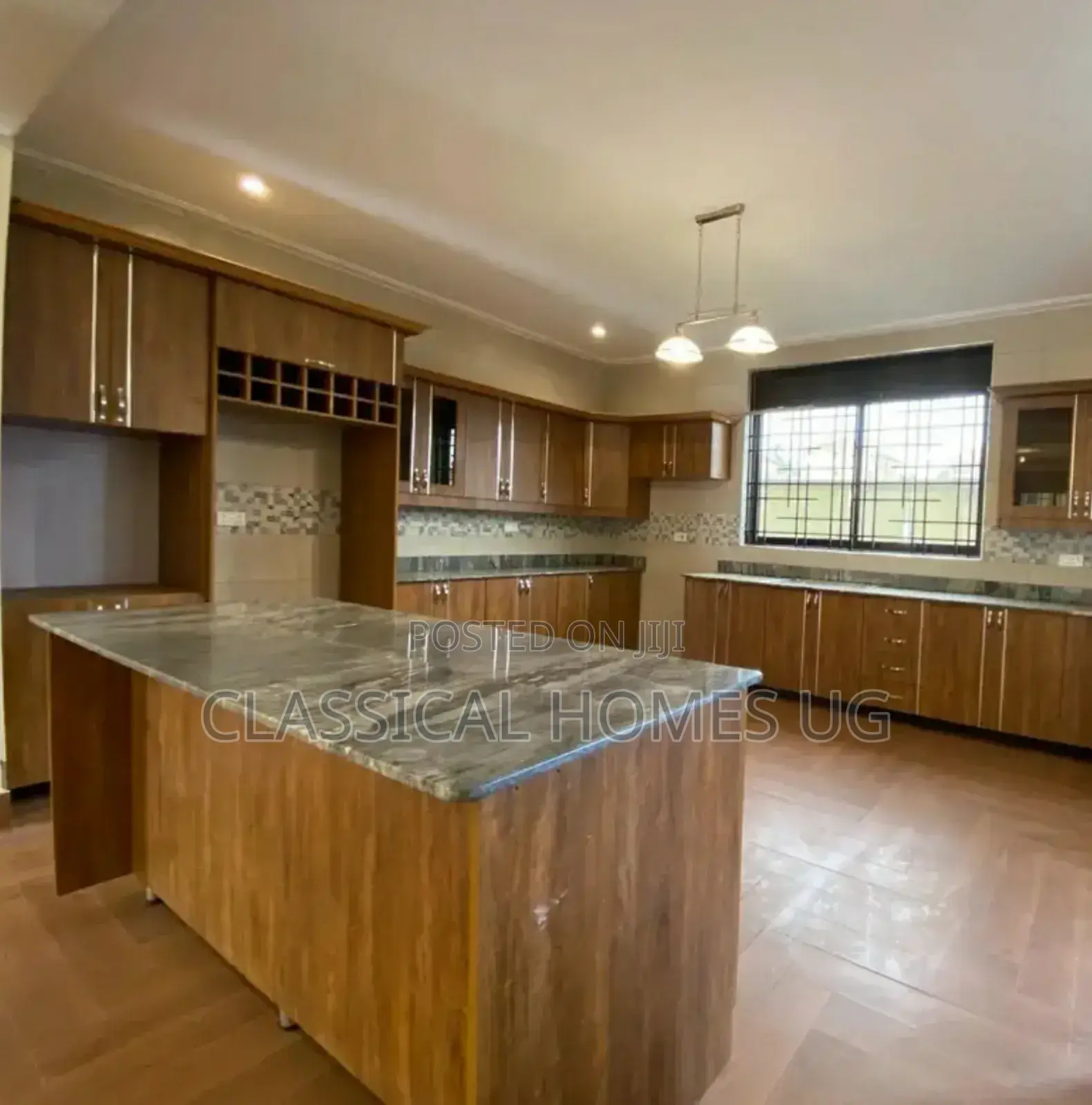 5bdrm Duplex in Akright Bwebajja, Central Division for rent