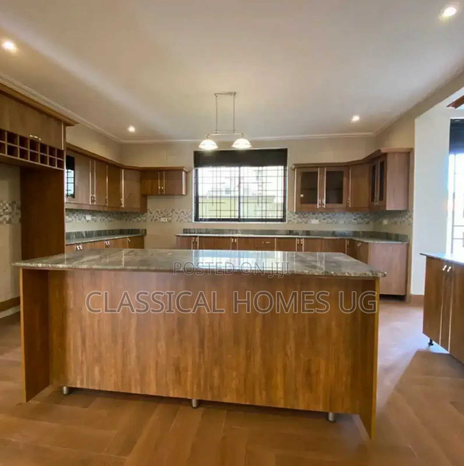 5bdrm Duplex in Akright Bwebajja, Central Division for rent