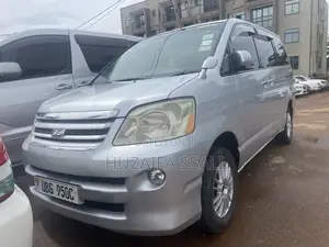 Toyota Noah 2007 White