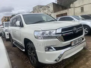 Toyota Land Cruiser Prado 2011 White