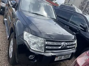 Mitsubishi Pajero 2010 Black