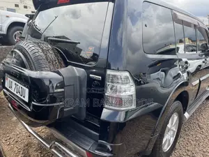 Mitsubishi Pajero 2010 Black