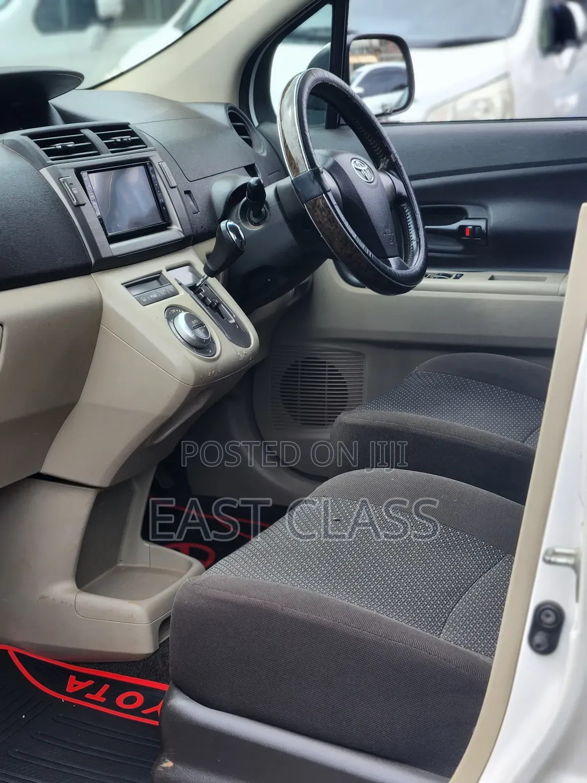 Toyota Passo Sette 1.5 FWD 2009 White