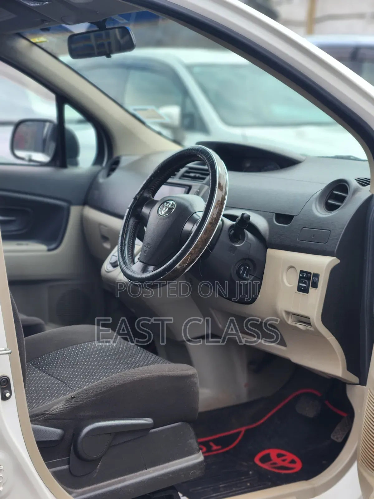 Toyota Passo Sette 1.5 FWD 2009 White