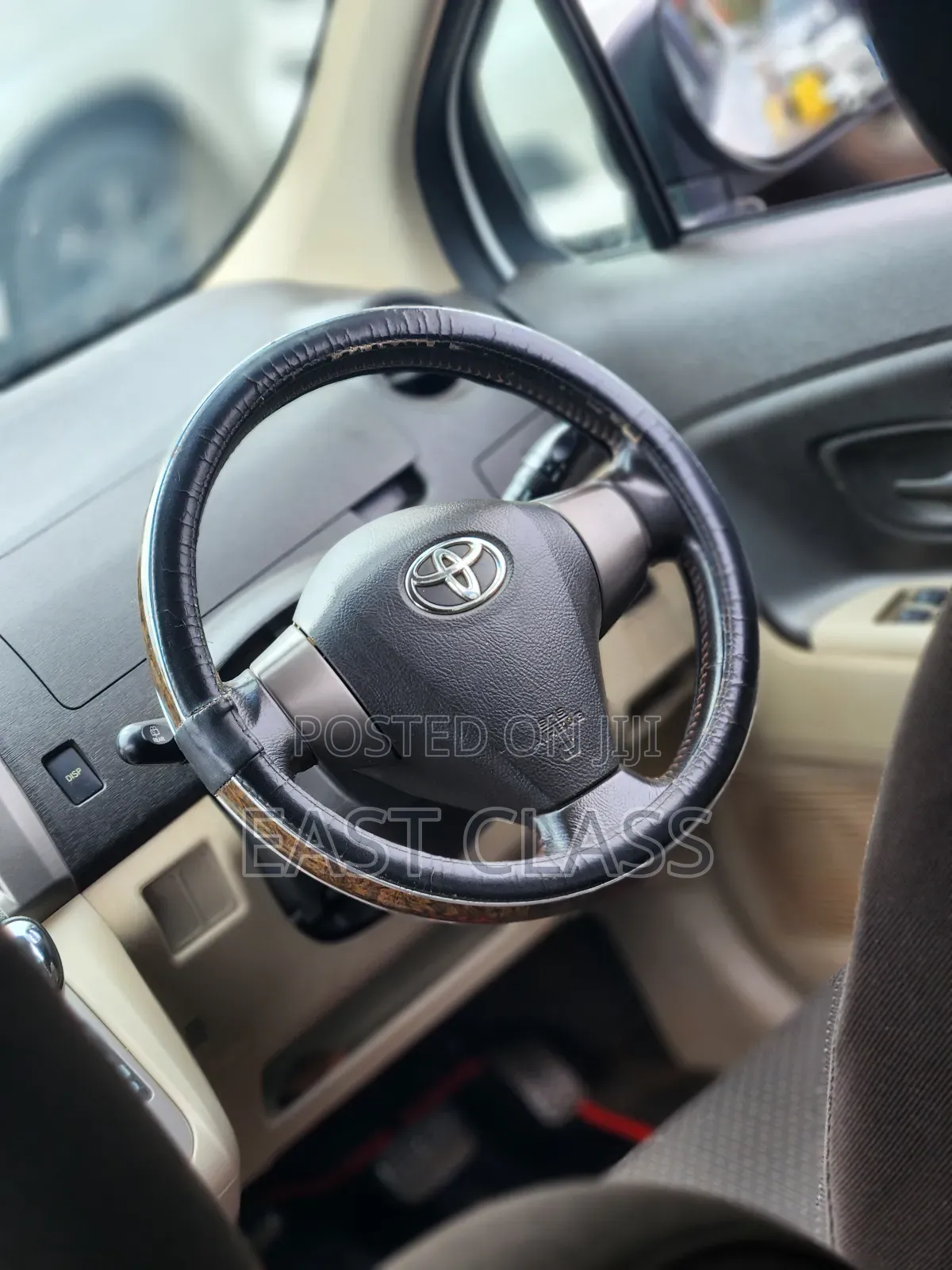 Toyota Passo Sette 1.5 FWD 2009 White