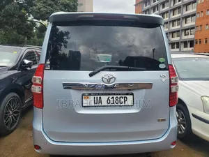 Toyota Noah 2012 Blue
