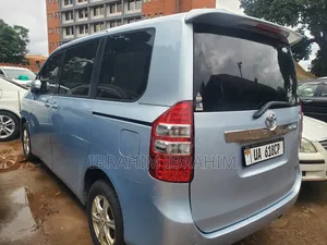 Toyota Noah 2012 Blue