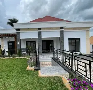 4bdrm Bungalow in Akright Bwebajja, Central Division for rent