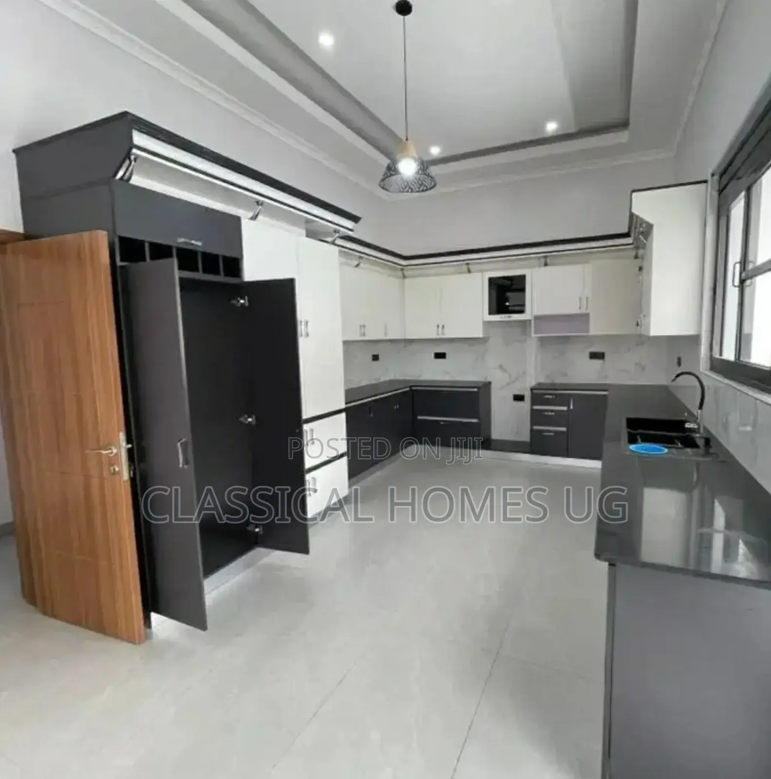 4bdrm Bungalow in Akright Bwebajja, Central Division for rent