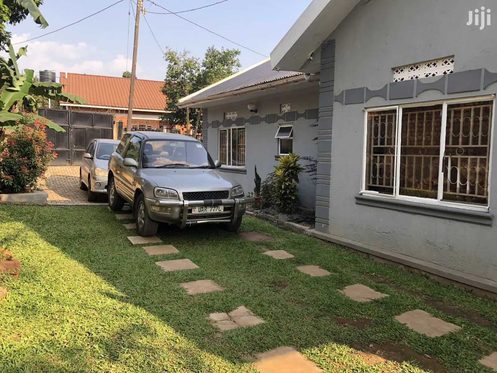 Kirinya House In All Tarmacked Neighborhood For Sale