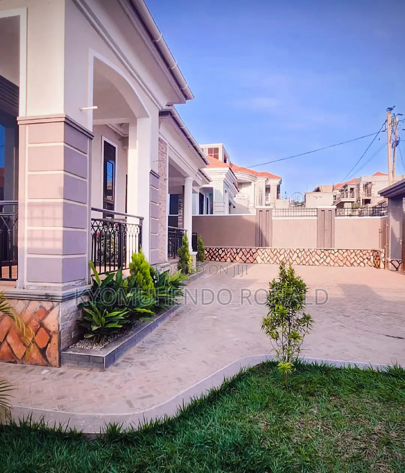 5bdrm House in Kyaliwajara, Nakawa for sale