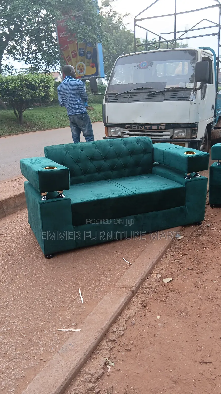 Big Hand (Two-Seater)