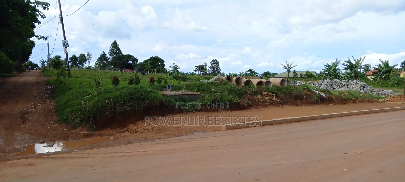 Seeta Town Estate. On Tarmac. Plots for Sale