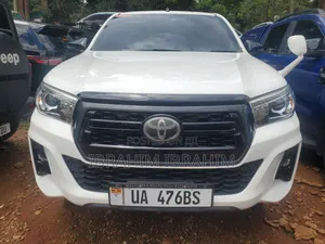 Toyota Hilux 2021 White