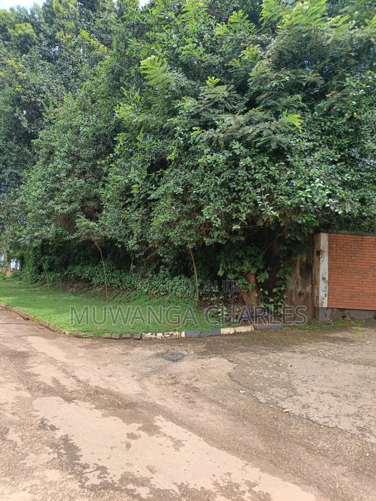 1acre of Land on Quick Sale in Kololo