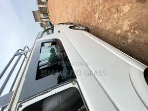 Toyota Hiace Drone Sliding Door Glasses
