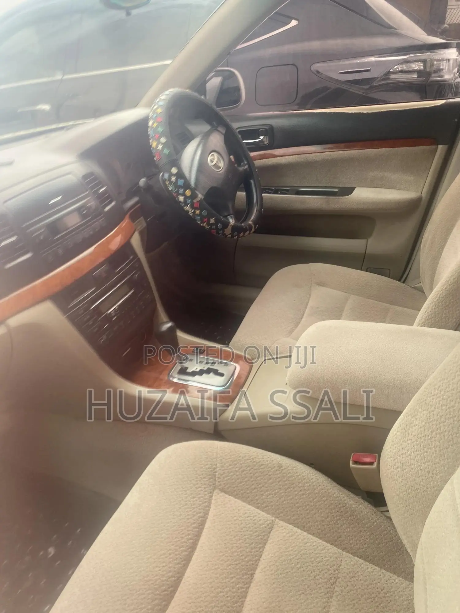 Toyota Mark II Qualis 2000 White