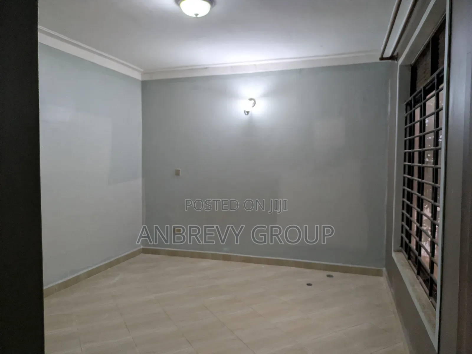 3bdrm Condo in Kira for sale