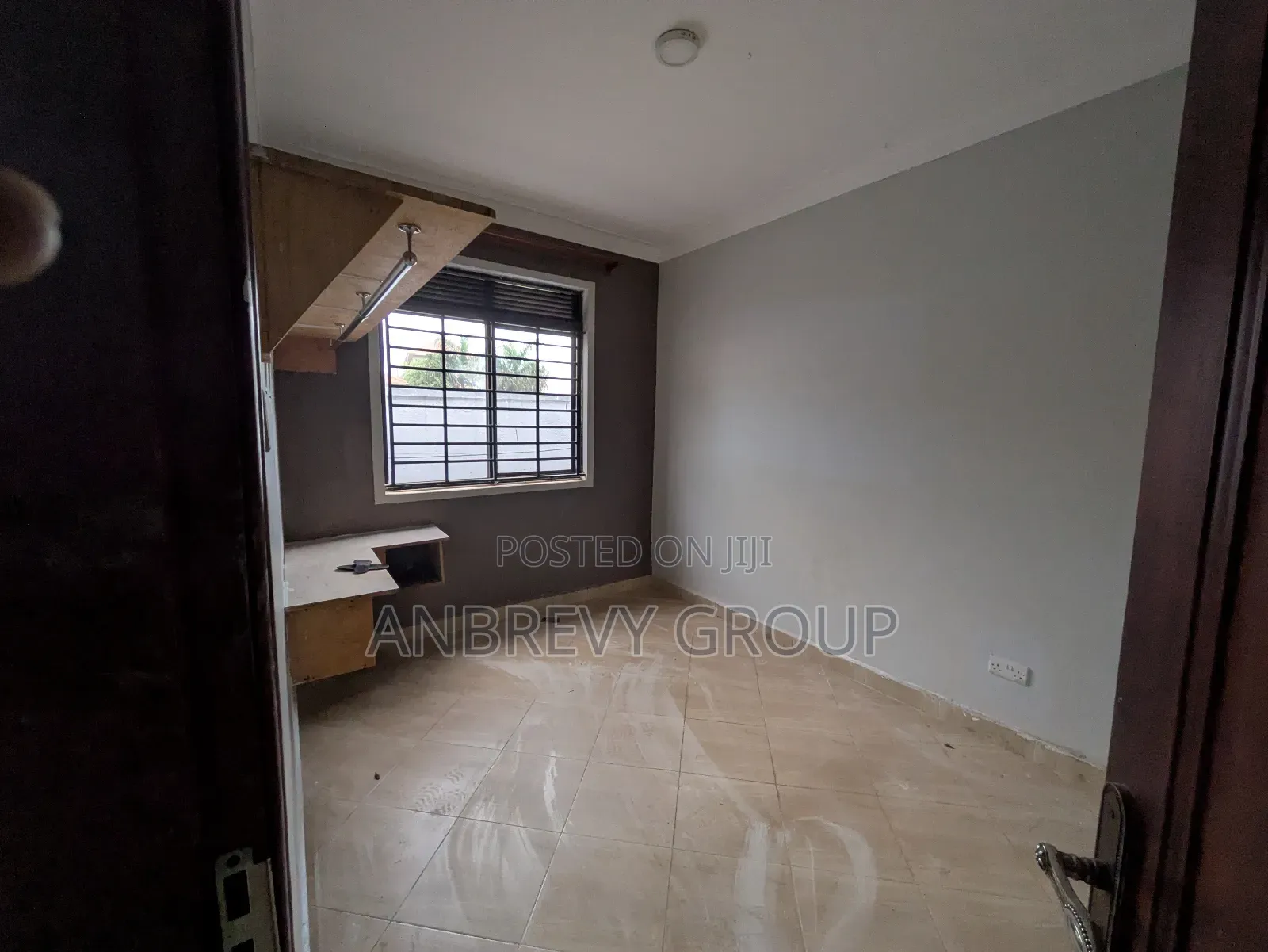 3bdrm Condo in Kira for sale