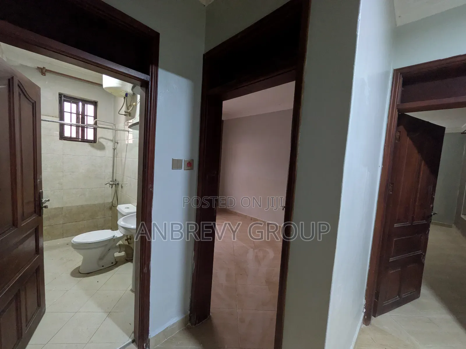 3bdrm Condo in Kira for sale