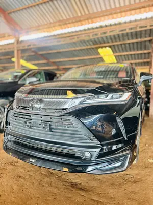 Toyota Harrier 2.0 2020 Black