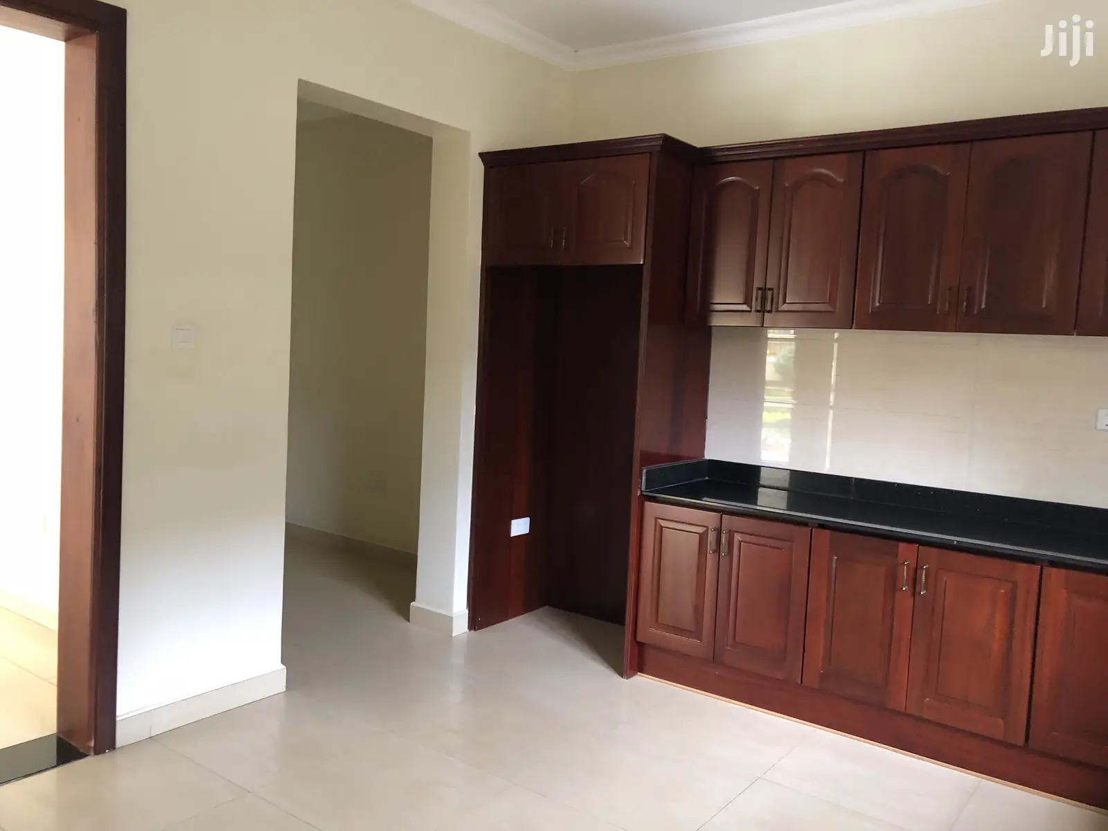 Kira Condominiums For Sell In Tarmack Neighborhod