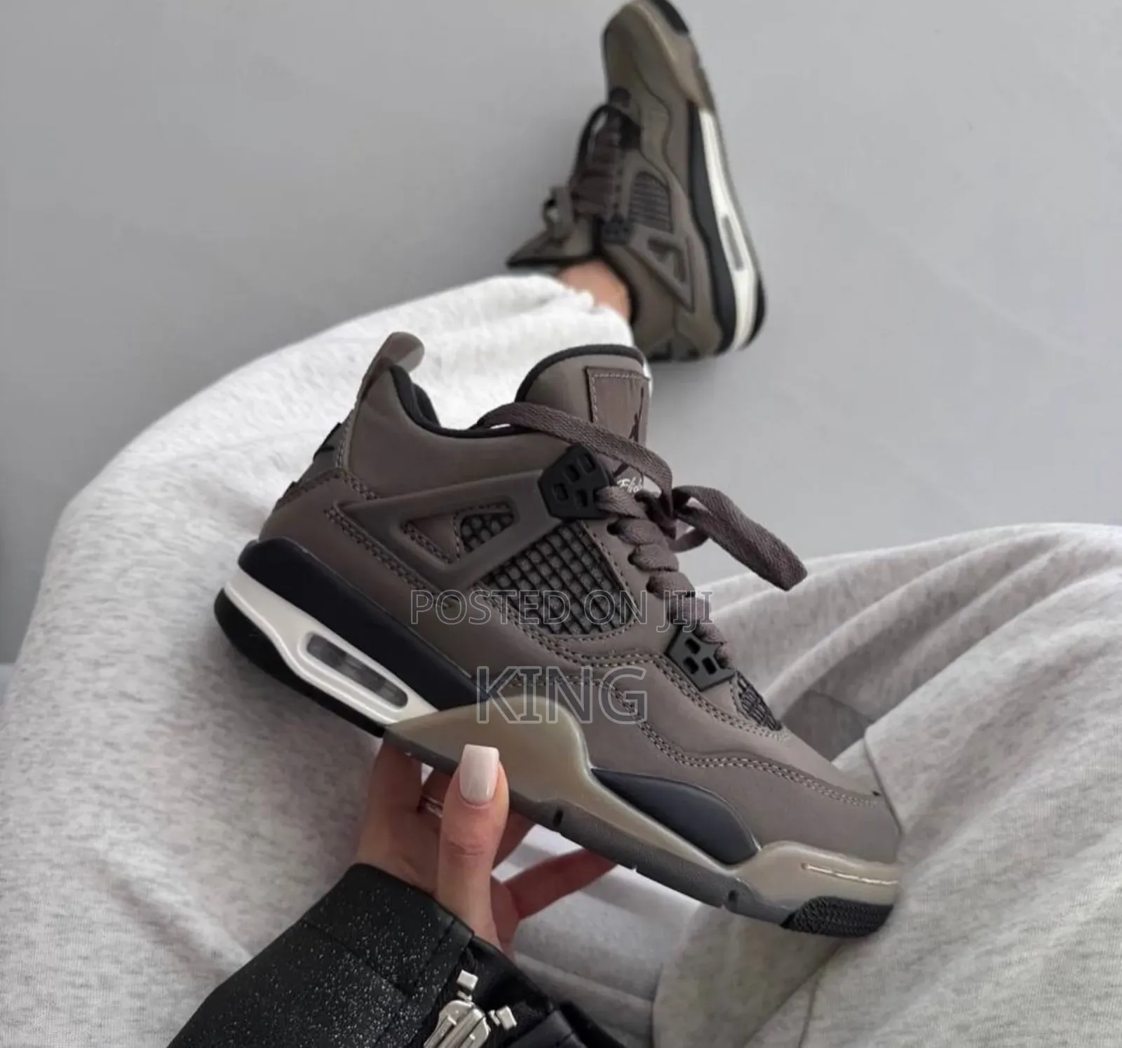 Nike Air Jordan 4 Retro Sneakers "Cave Stone"
