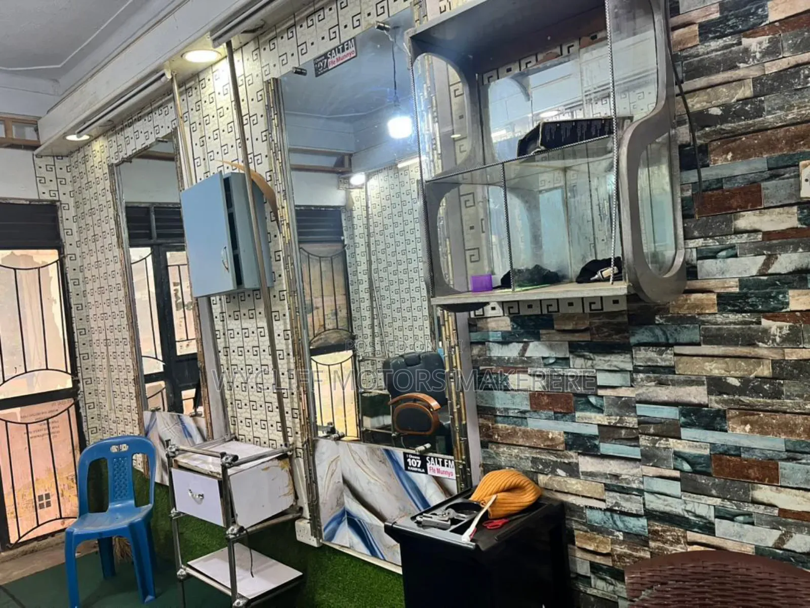 Salon For Sell