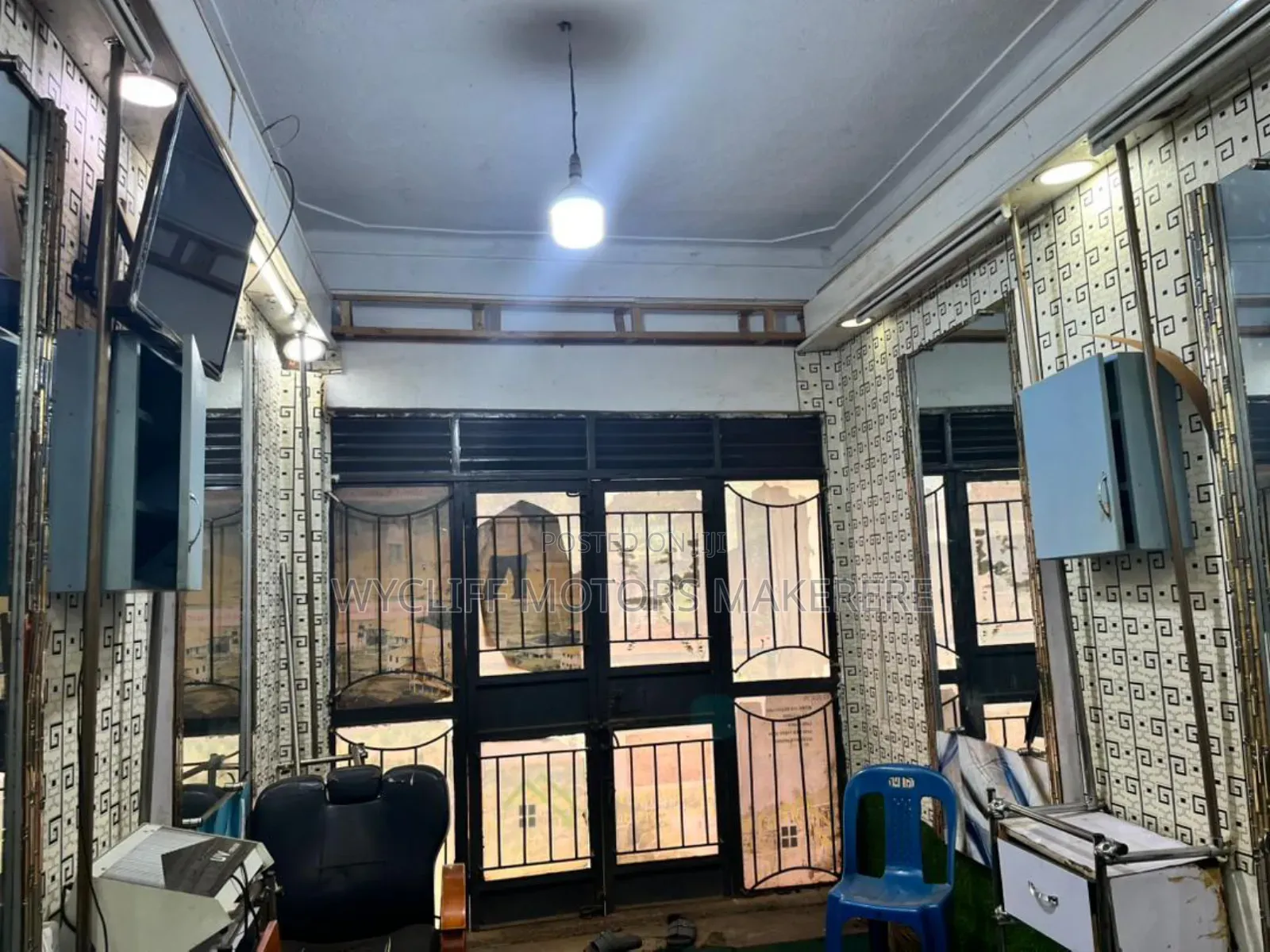 Salon For Sell