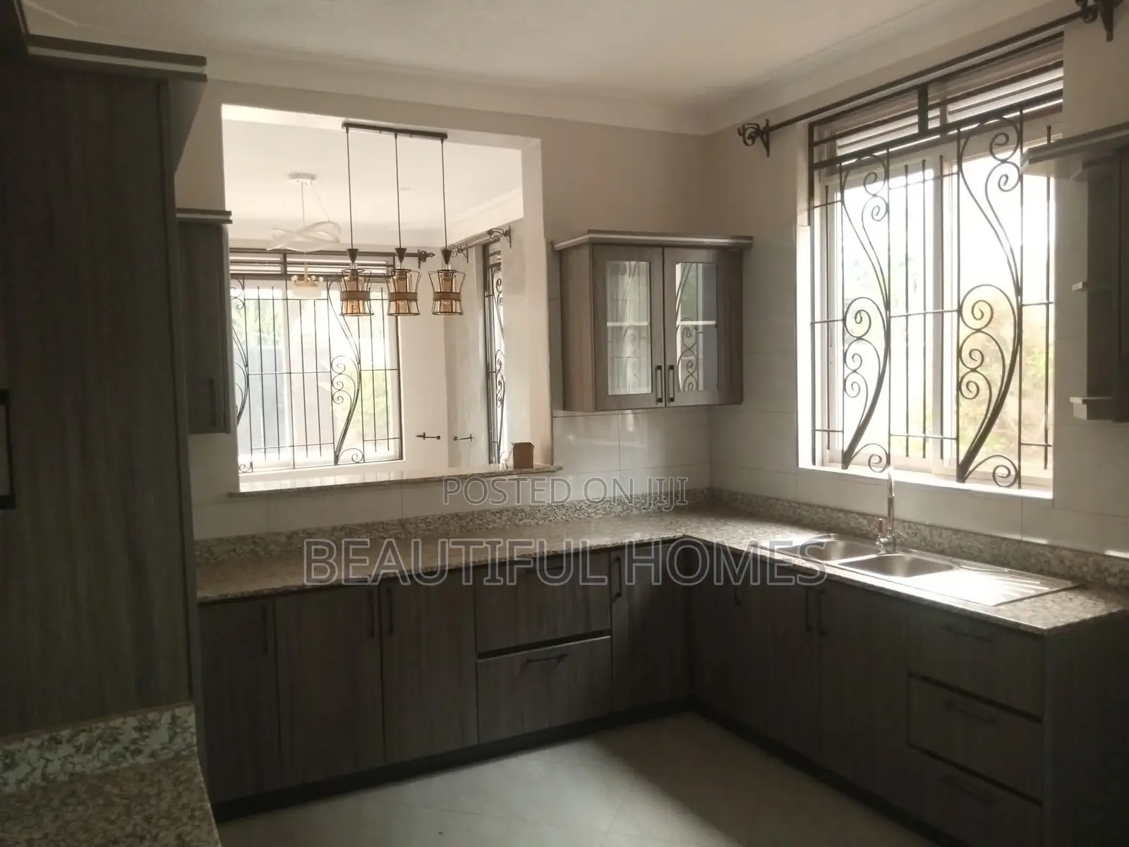 Furnished 5bdrm Duplex in Kira, Central Division for sale