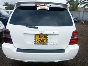 Toyota Kluger 2004 White