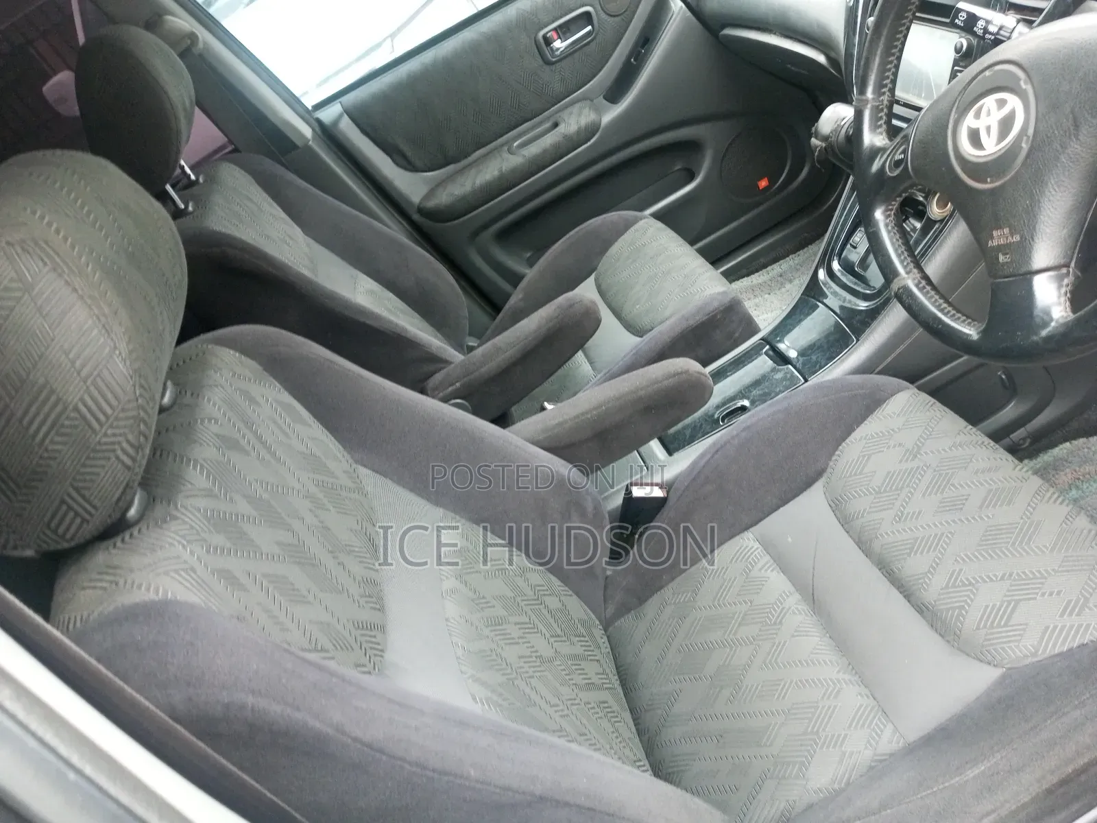 Toyota Kluger 2004 White