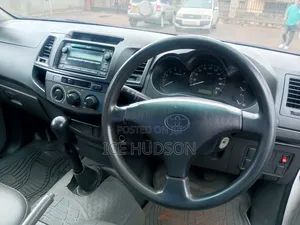 Toyota Hilux 2012 White