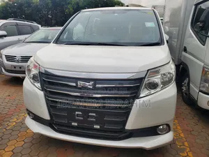 Toyota Noah 2014 White