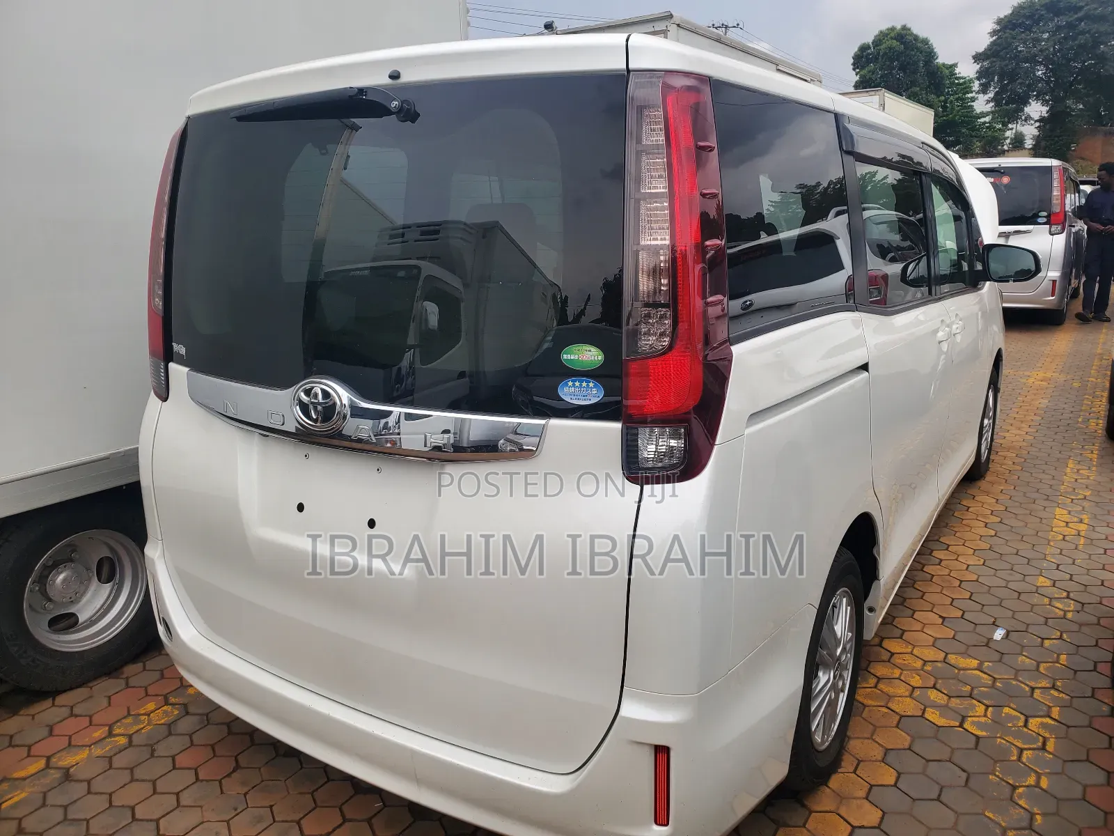 Toyota Noah 2014 White