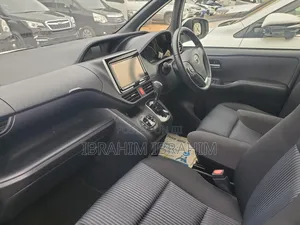 Toyota Noah 2014 White