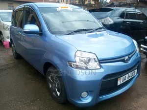 Toyota Sienta 2012 Blue