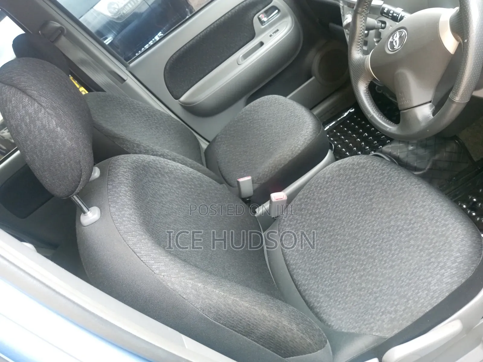 Toyota Sienta 2012 Blue