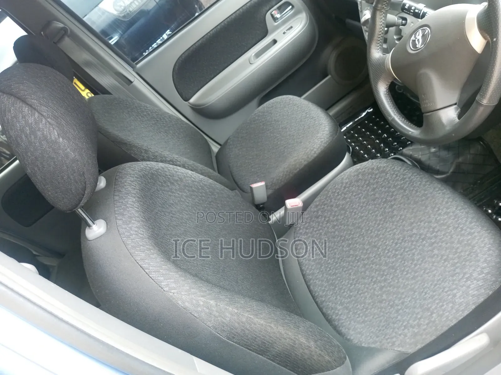 Toyota Sienta 2012 Blue