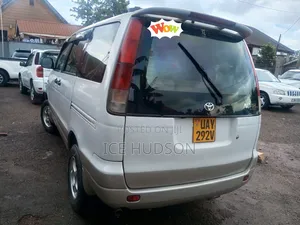 Toyota Noah 2003 White