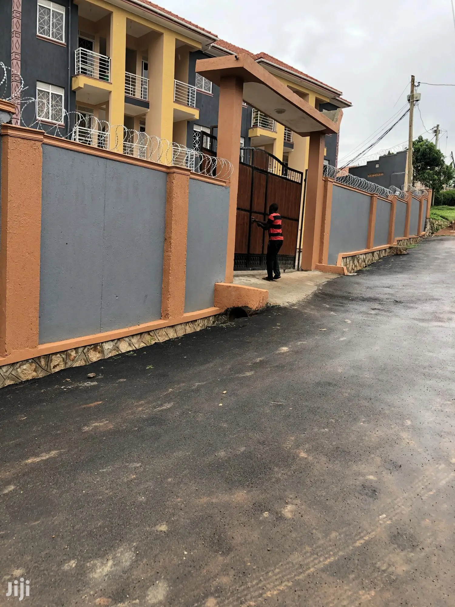 Kyaliwajjara Apartment Building On Sell