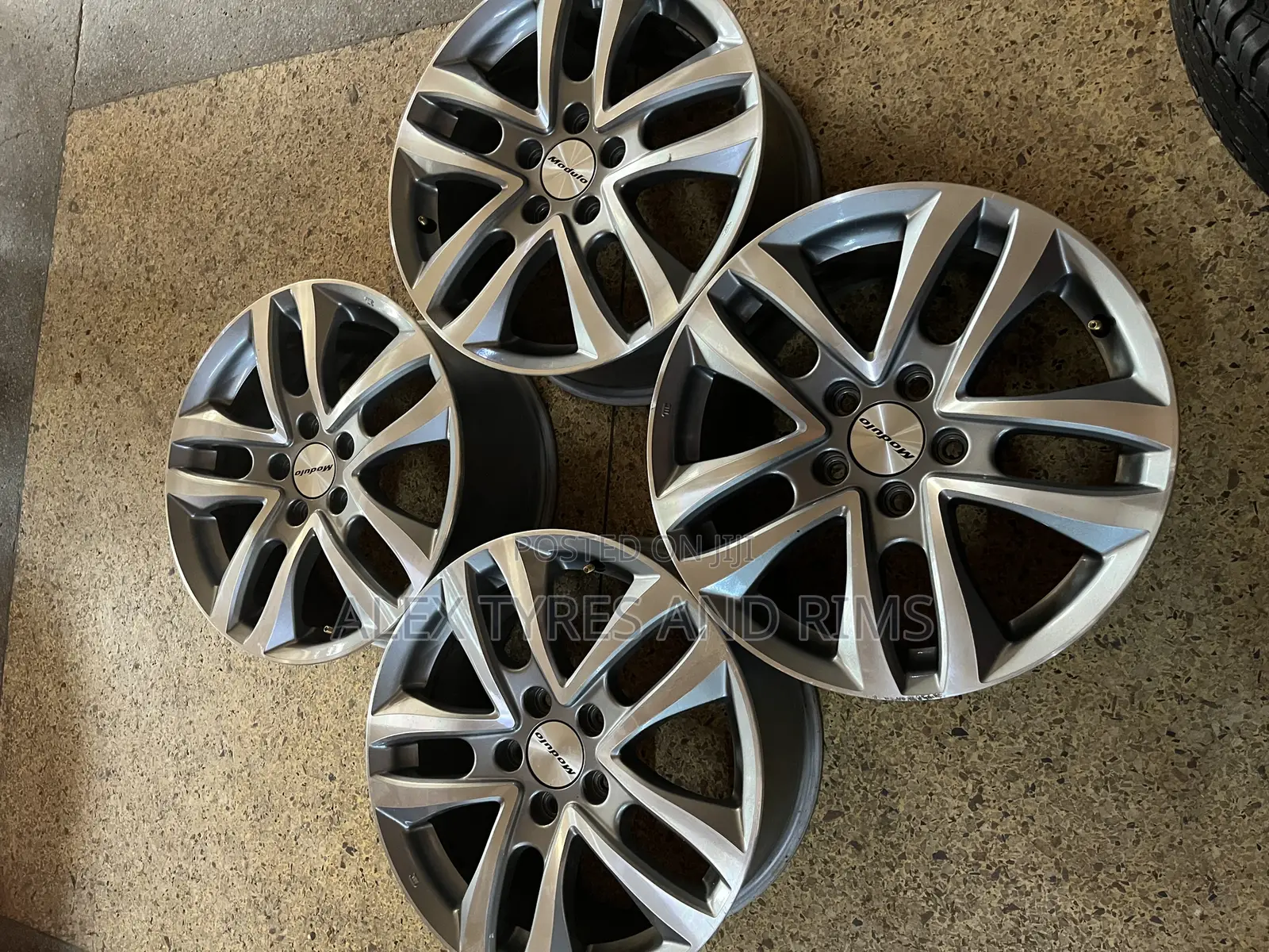 Sprot Rim Set Size 17 for Kawundo, Alphard,Mark X,— 