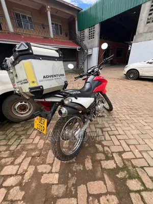 Honda XL 125 2014 Red