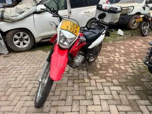 Honda XL 125 2014 Red