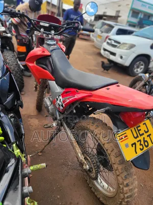 Honda XL 125 2013 Red