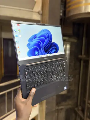Laptop Dell Latitude 7390 8GB Intel Core i5 SSD 256GB