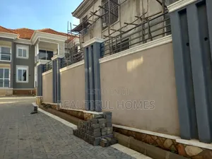 Furnished 5bdrm Duplex in Kira for sale