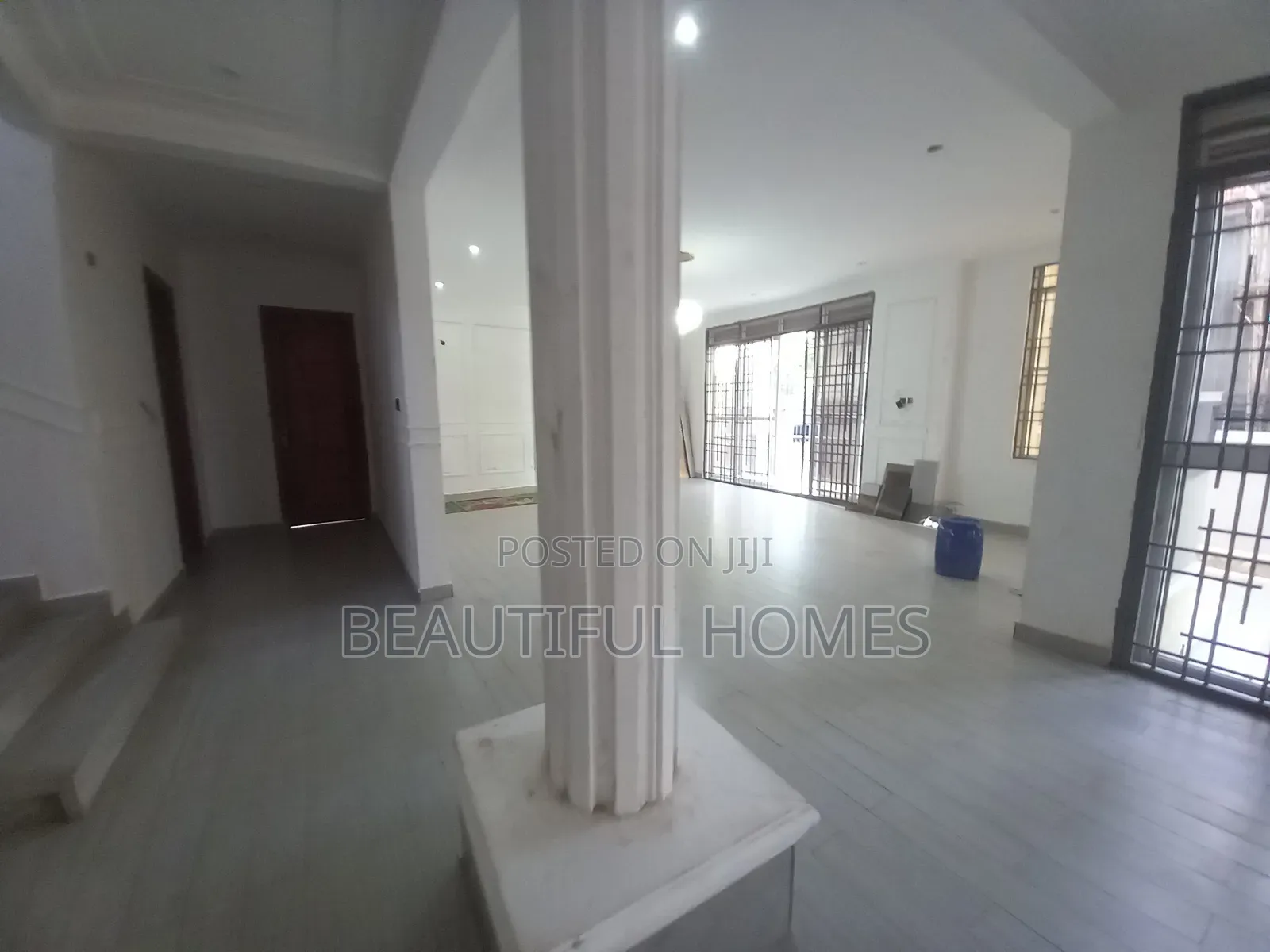 Furnished 5bdrm Duplex in Kira for sale
