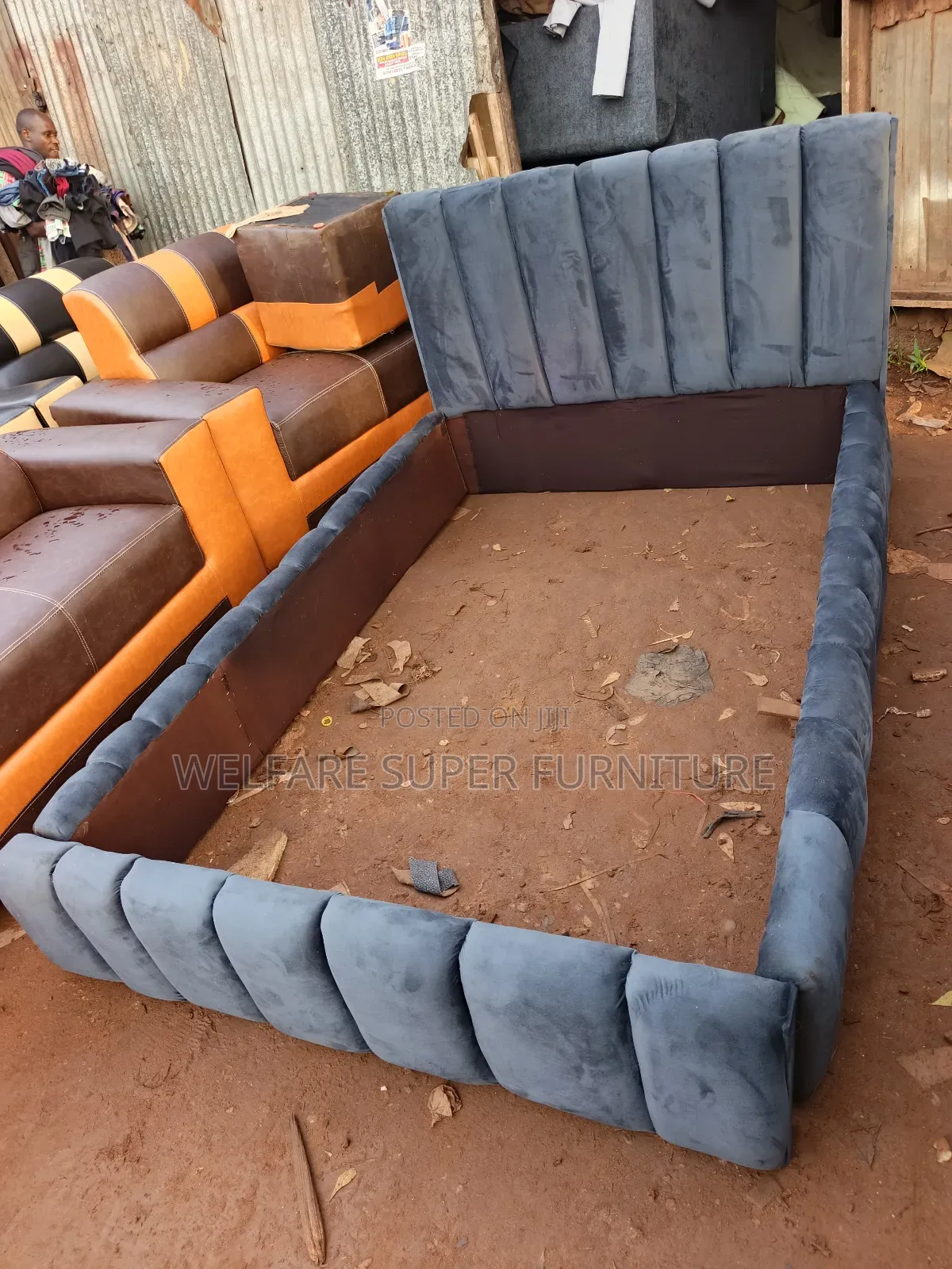 Simle 4 6 Bed in Grew Color